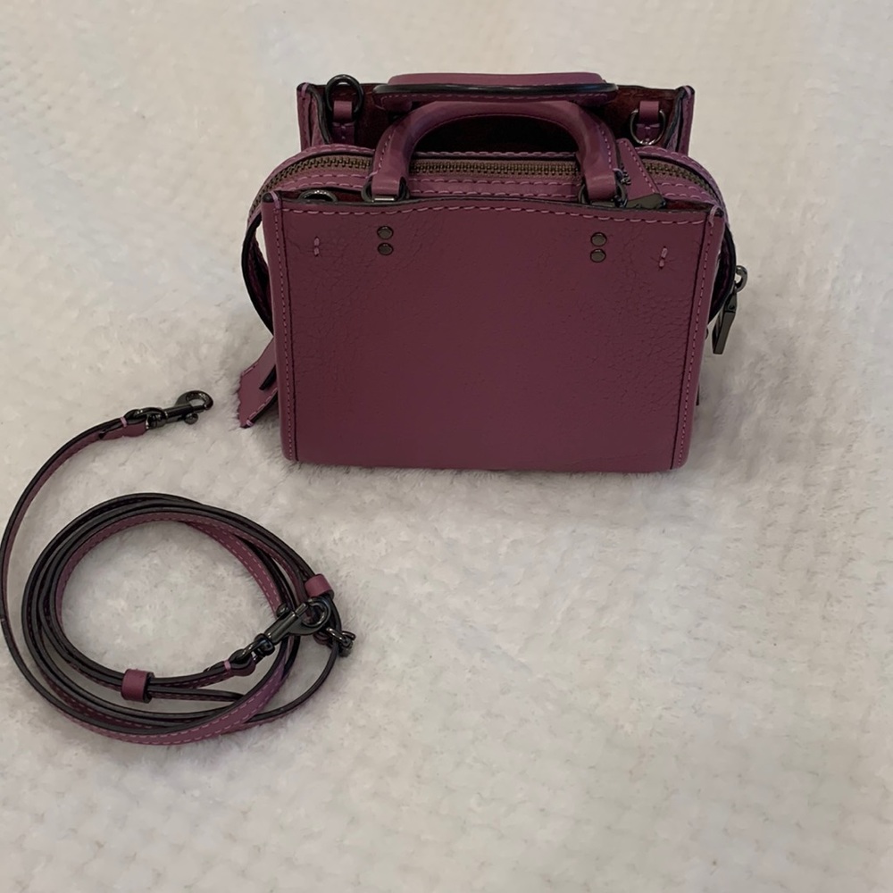 Coach rogue 17